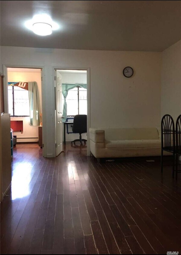 Foto del edificio - 7330 Queens Midtown Expy