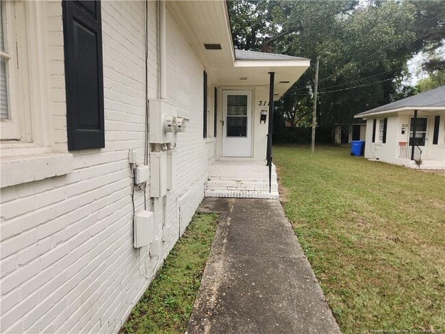 Building Photo - 311 Oakridge Ave