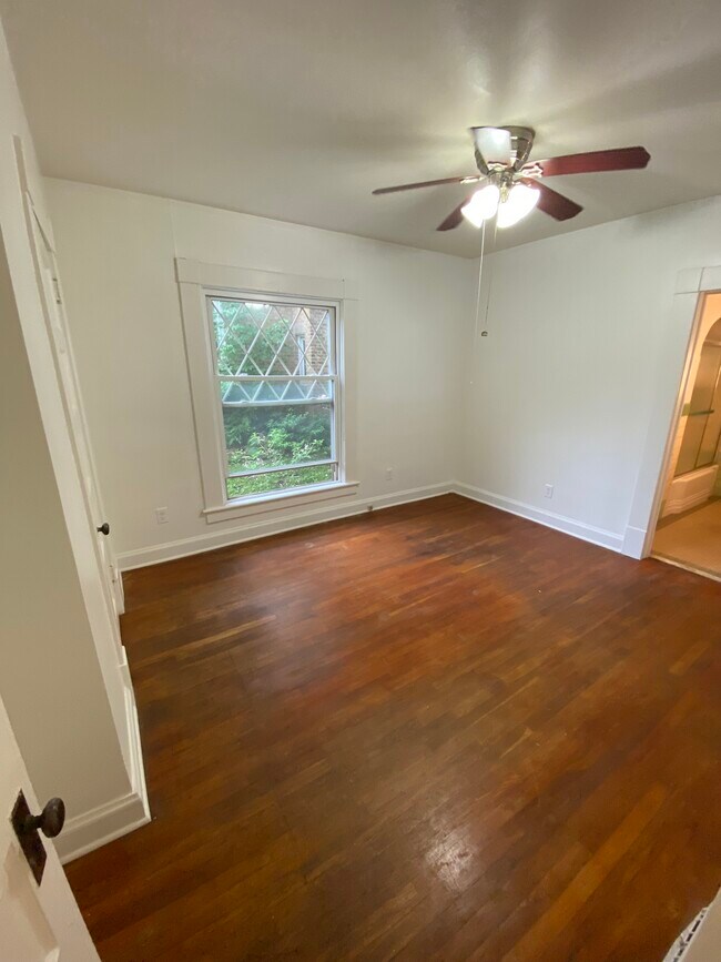 450 Chestnut St Unit 3, Meadville, PA 16335 Apartments in Meadville