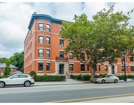 Foto del edificio - 1064 Beacon St