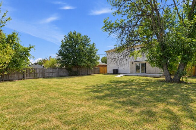 Foto del edificio - 3912 Sonoma Dr