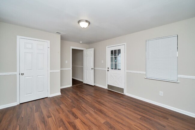 Foto del edificio - 1926 Long 12th St N