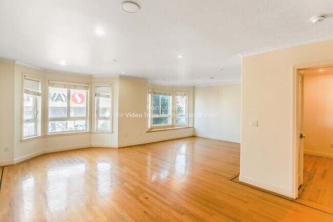 Building Photo - 725 Taraval St