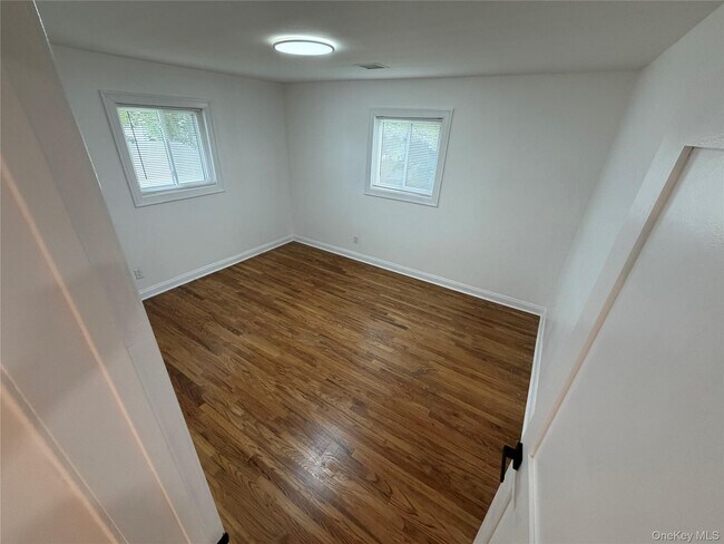 Foto del edificio - 58 Amherst Ln