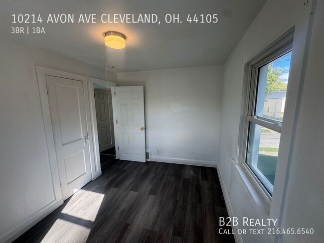 Foto del edificio - 10214 Avon Ave