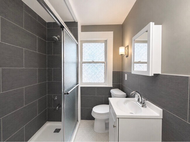 Foto del edificio - 1042 Elmwood Ave