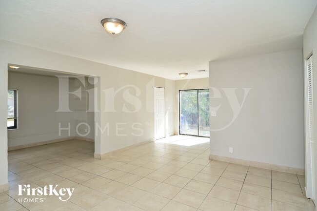 Foto del edificio - 4260 SW 18th St