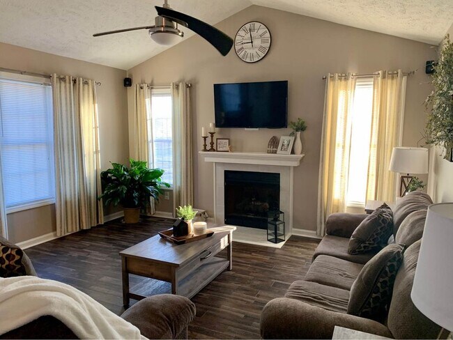 Building Photo - 40 Eastwind Dr