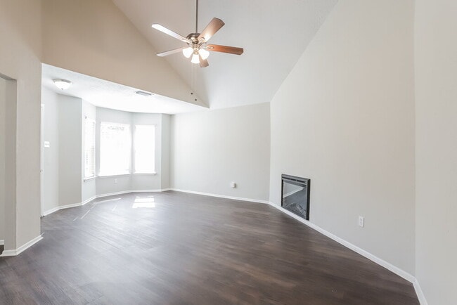 Building Photo - 10318 Bushy Creek Dr