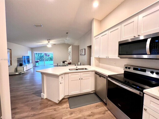 Foto del edificio - 4280 Ironwood Ct