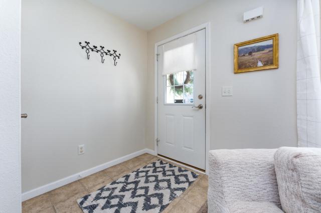 Building Photo - 4 bedroom in Kalamazoo MI 49004
