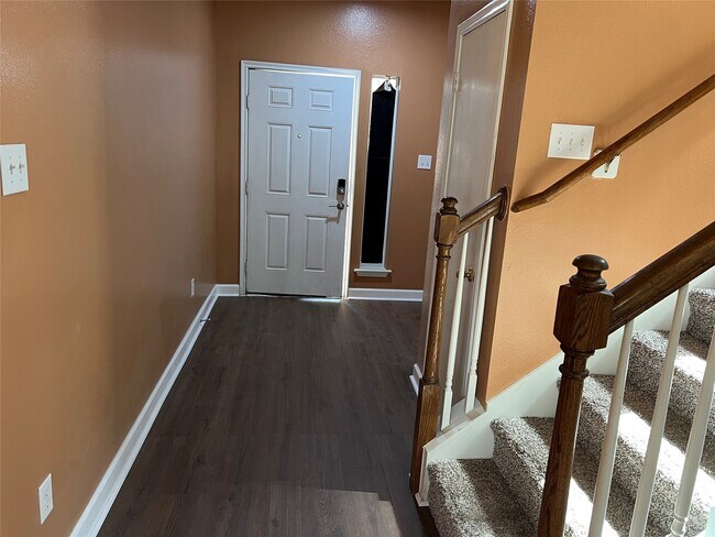 Foto del edificio - 8923 Durham Manor Ln