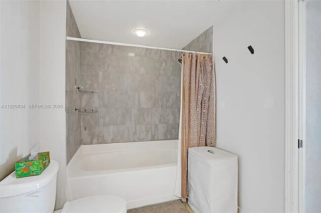 Foto del edificio - 601 NE 36th St
