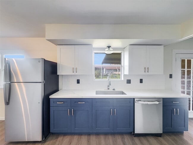 Building Photo - 5111 Seymour Dr