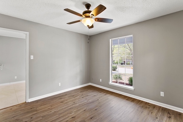 Building Photo - 6421 Green Forest Dr