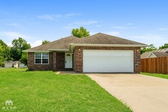 Building Photo - 2726 E Loren St