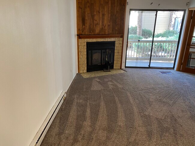 Building Photo - 14780 E Kentucky Dr