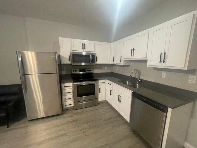 Kitchen - Grant Street Lofts
