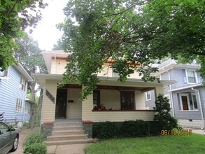 Building Photo - 924 N Rebecca Pl