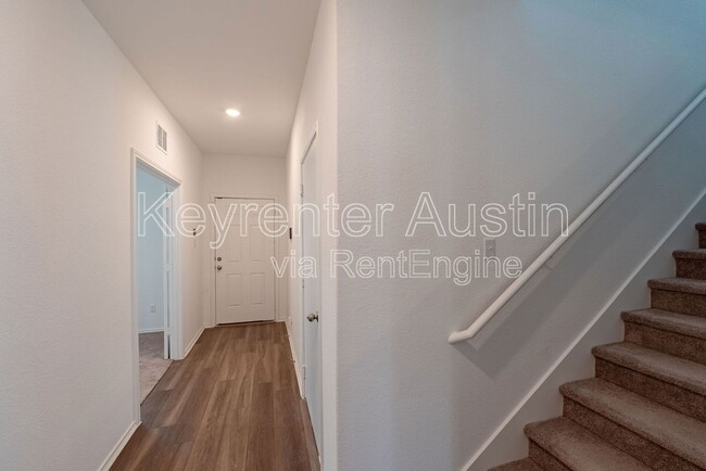 Foto del edificio - 1520 Holly Lk Dr