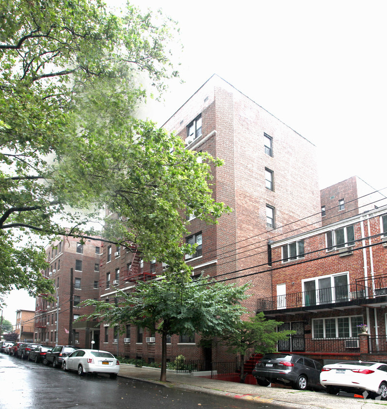 Foto del edificio - 1561 East 13th Street