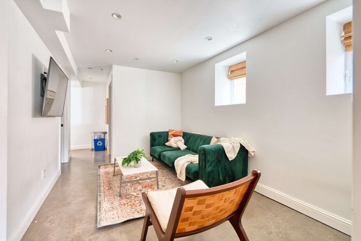 Foto principal - 18 NW 22nd Pl