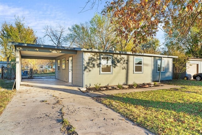 Building Photo - 916 Wilkinson Dr