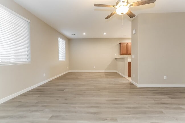 Building Photo - 9937 Fountain Walk Ave