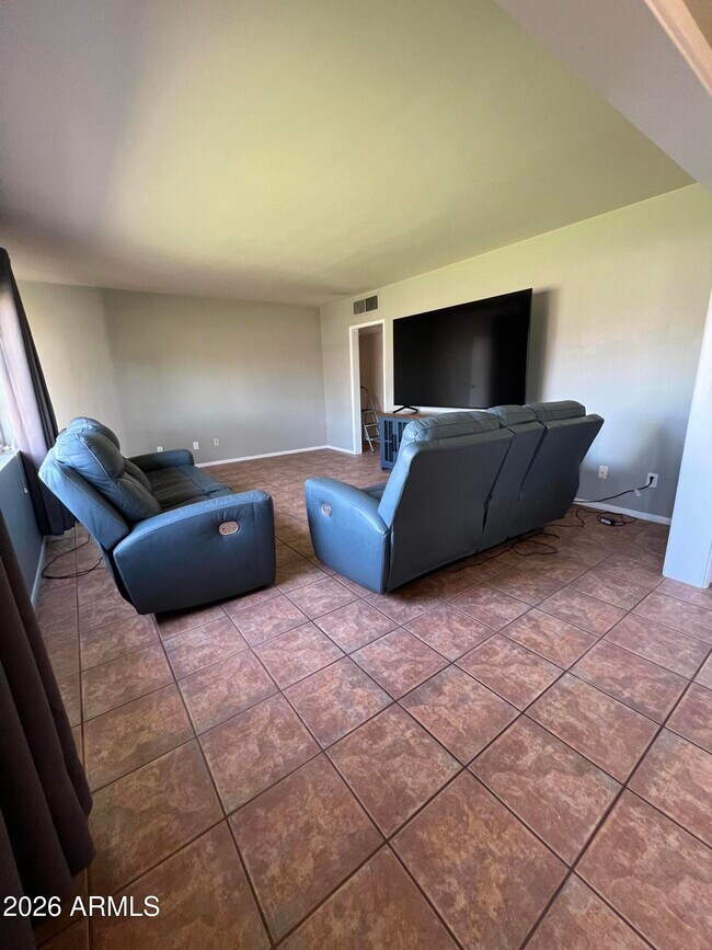 Foto del edificio - 4121 E Edgemont Ave