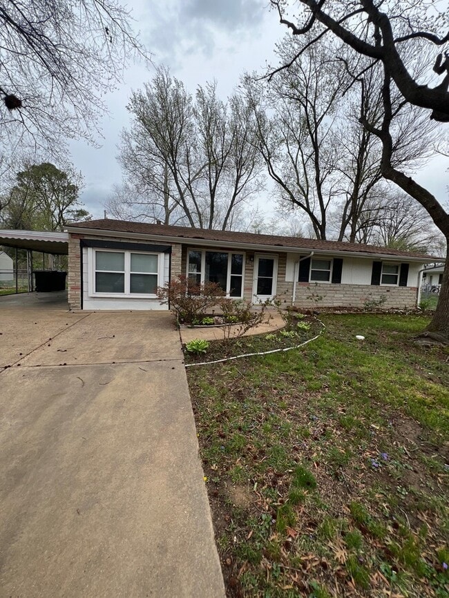Building Photo - 304 Brightsand Ct