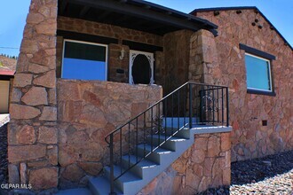 Building Photo - 1214 Stockwell Ln