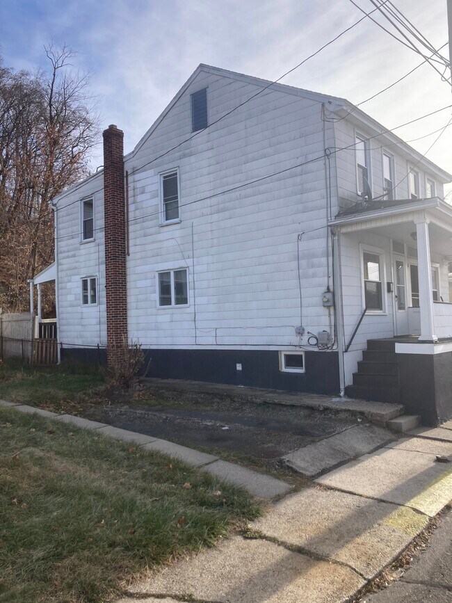 Building Photo - 7 N Price St