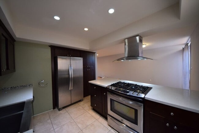 Building Photo - Call to Schedule Your Tour Today!!