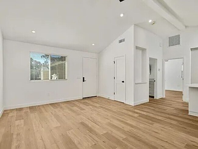 Foto del edificio - Luxury Meets Privacy | Stunning Detached 1-Bedroom ADU