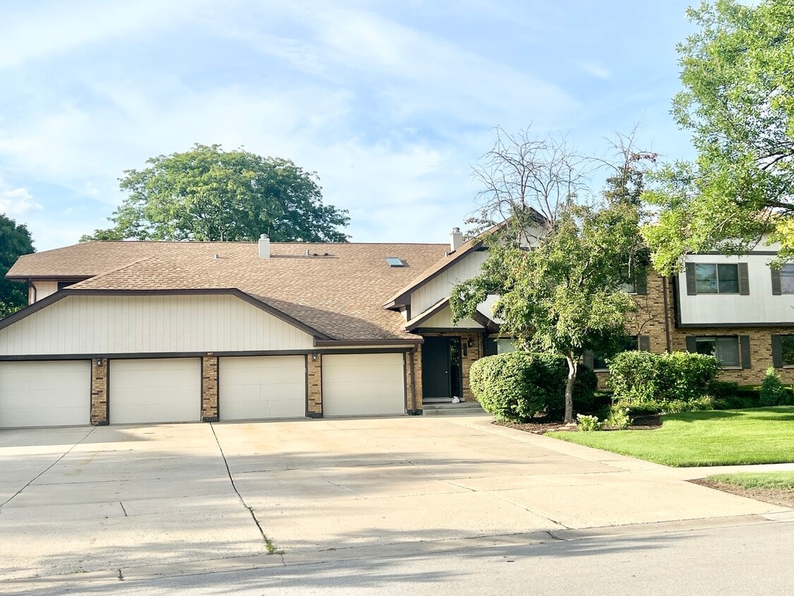 Primary Photo - 307 Walters Ln