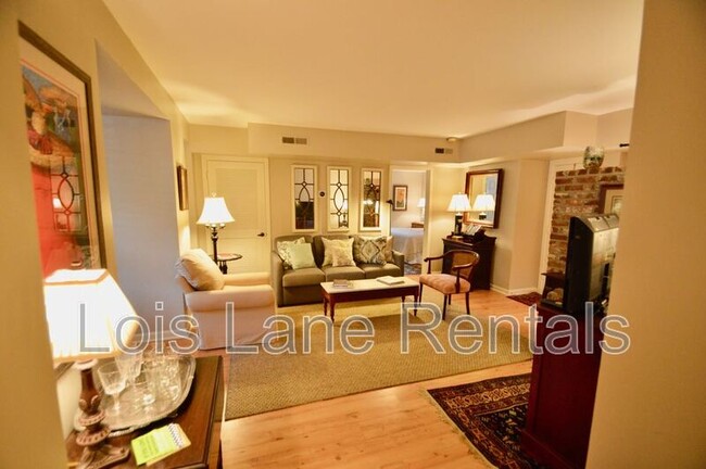 Foto del edificio - 55 Ashley Ave