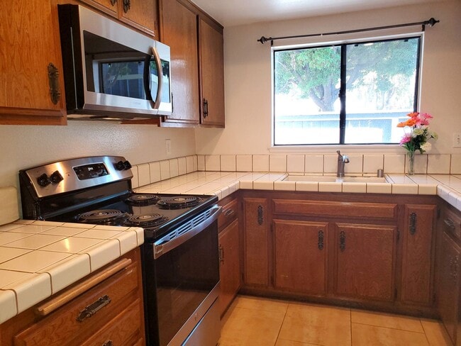 Foto del edificio - 615 Brookview Way