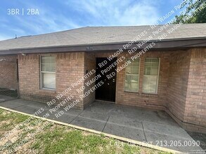 Building Photo - 7639 Windsor Oaks