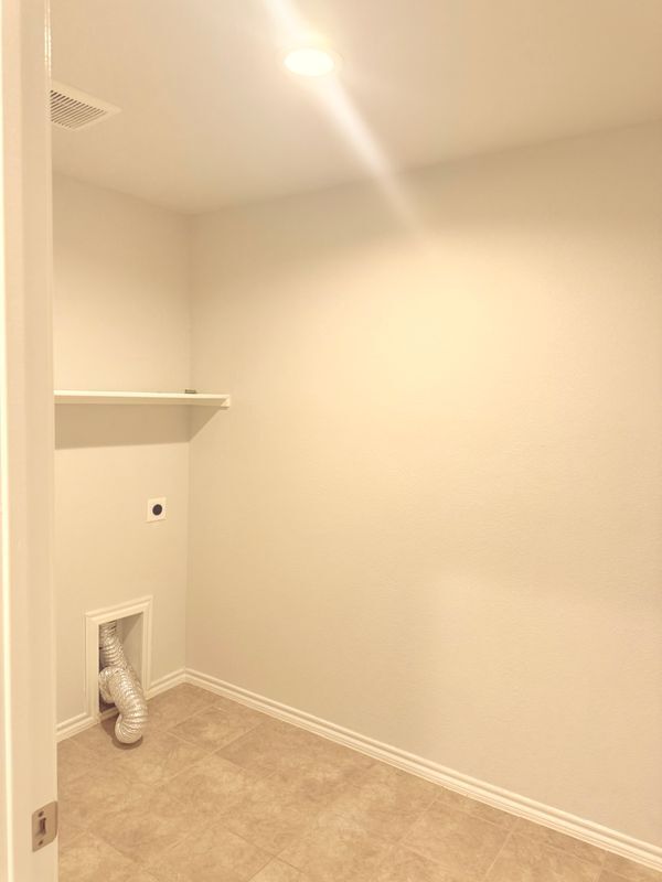 Building Photo - 437 Destin Dr
