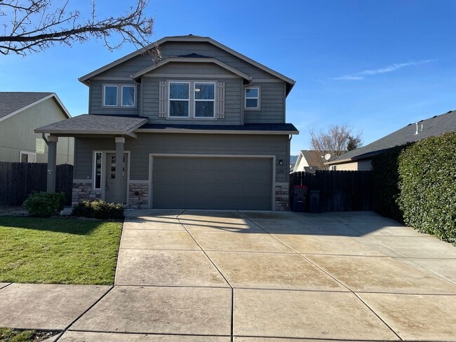 Foto del edificio - Come Home to This Beautiful 3 Bedroom 3 Bathroom 2 Story Home!!!