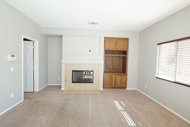 Foto del edificio - 4730 Spice St