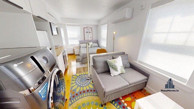 Building Photo - 36 Shepard St