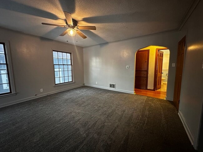 Building Photo - 1703 10th St