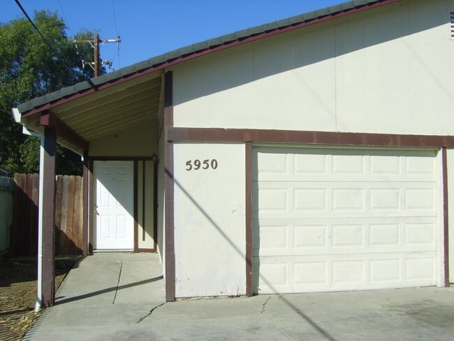 Photo - Nice 3BR duplex with some utilities included Townhome