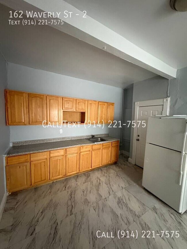 Foto del edificio - 162 Waverly St