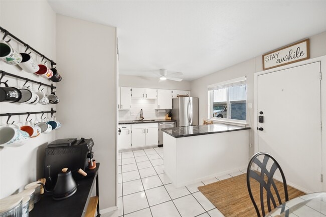 Building Photo - 4040 San Felipe St