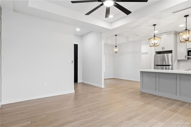 Building Photo - 17 Calle Moreno