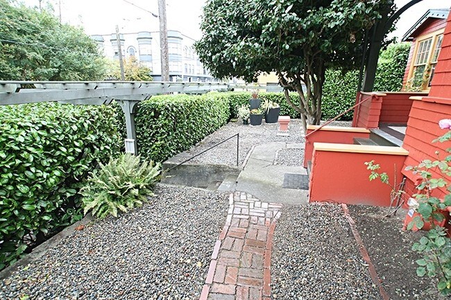 Foto del edificio - 615 15th Ave E