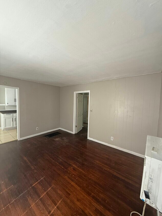 Foto principal - 810 S Terrace Dr