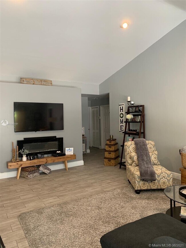 Foto del edificio - 5171 NW 106th Ave